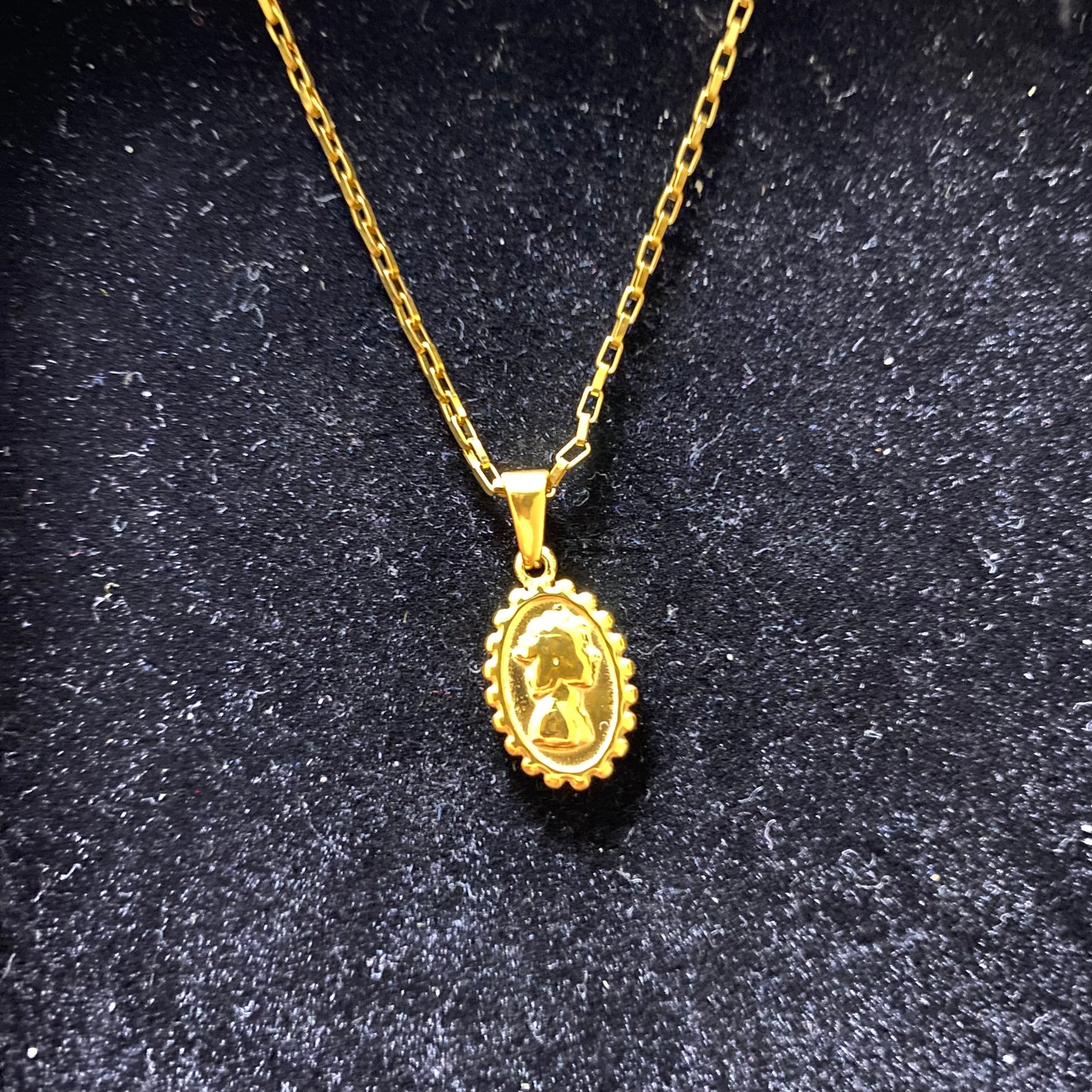 BJ QUEEN ELIZABETH PENDANT