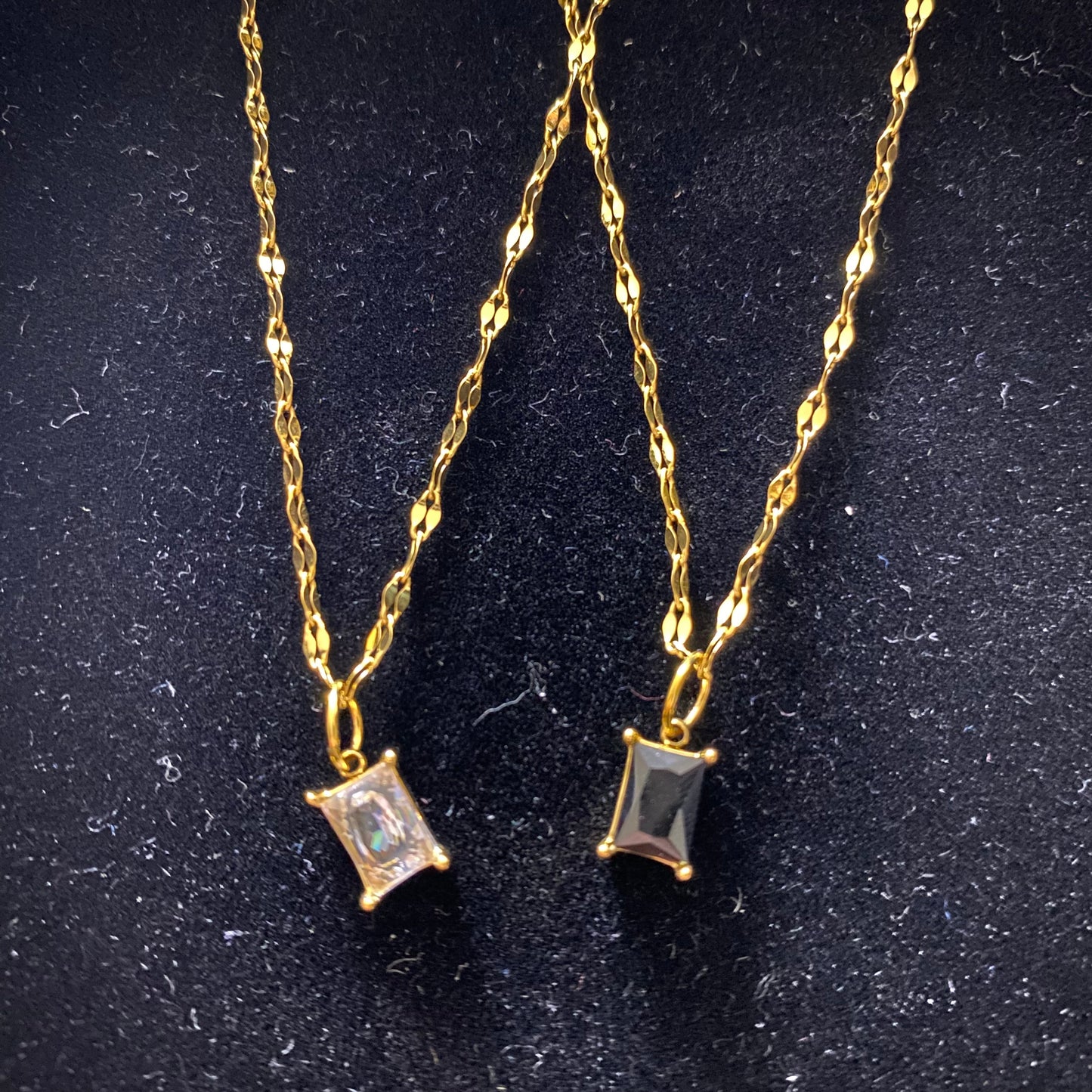BJ TINY STONE PENDANT