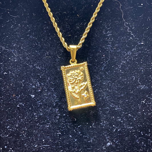 BJ FLOWER PLATE PENDANT